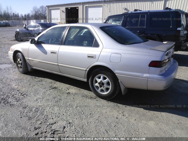 4T1BG22K5WU331684 - 1998 TOYOTA CAMRY CE/LE/XLE GOLD photo 3