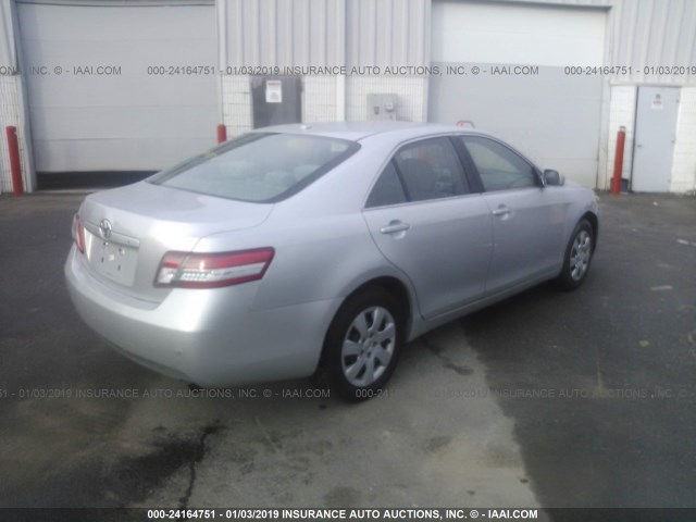 4T1BF3EK5AU088259 - 2010 TOYOTA CAMRY SE/LE/XLE SILVER photo 4