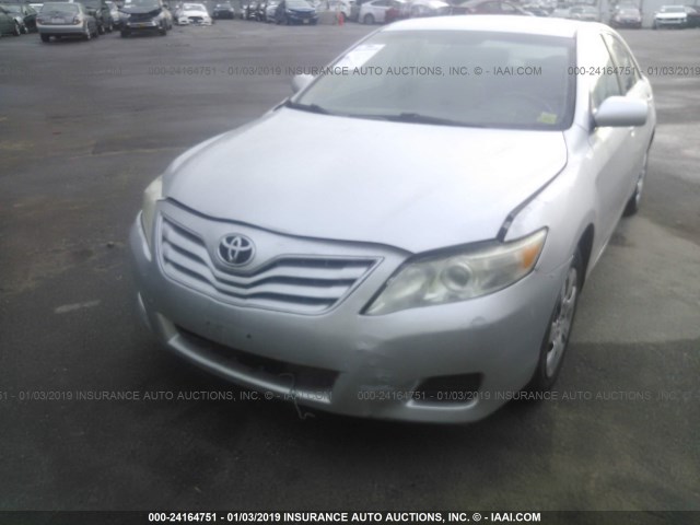 4T1BF3EK5AU088259 - 2010 TOYOTA CAMRY SE/LE/XLE SILVER photo 6