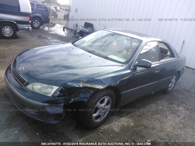 JT8BF22G4V0041329 - 1997 LEXUS ES 300 GREEN photo 2