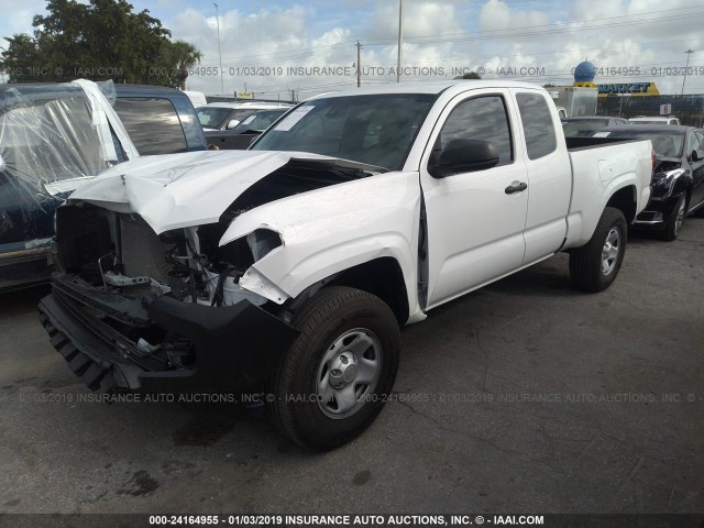 5TFRX5GN2JX105925 - 2018 TOYOTA TACOMA ACCESS CAB/SR/SR5/TRD SPT WHITE photo 2