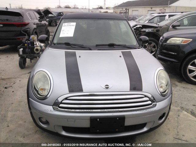 WMWML33539TP98777 - 2009 MINI COOPER CLUBMAN SILVER photo 6