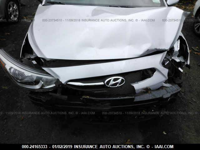 KMHCT5AE6HU348560 - 2017 HYUNDAI ACCENT SE SILVER photo 10