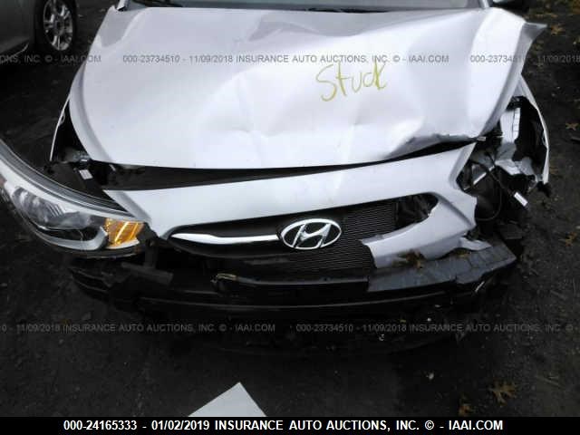 KMHCT5AE6HU348560 - 2017 HYUNDAI ACCENT SE SILVER photo 6