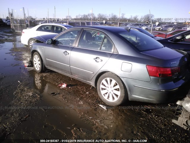 5NPEU4AC4AH621370 - 2010 HYUNDAI SONATA SE/LIMITED GRAY photo 3