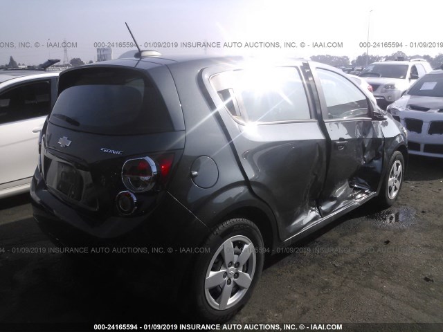 1G1JA6SG4G4164488 - 2016 CHEVROLET SONIC LS 灰色 照片 4