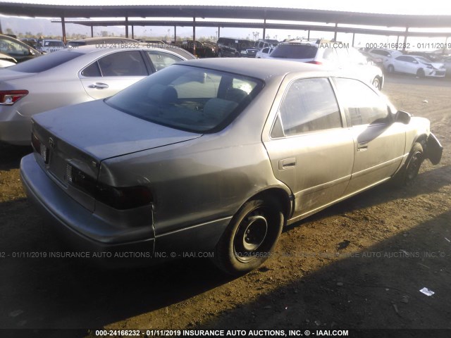 JT2BG22K2Y0437727 - 2000 TOYOTA CAMRY CE/LE/XLE GRAY photo 4