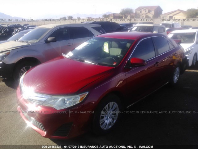 4T1BF1FK1CU500537 - 2012 TOYOTA CAMRY SE/LE/XLE RED photo 2
