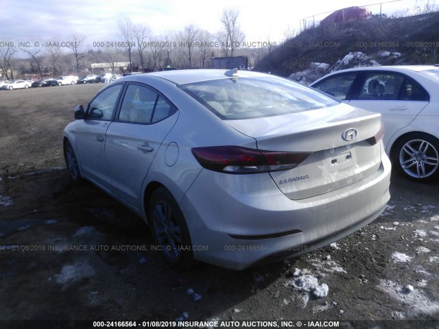 KMHD84LF2HU327341 - 2017 HYUNDAI ELANTRA SE/VALUE/LIMITED SILVER photo 3