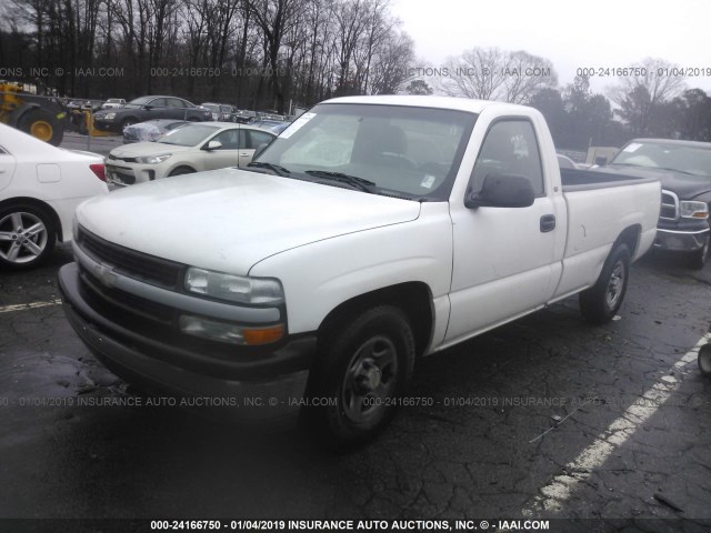 1GCEC14W42Z174475 - 2002 CHEVROLET SILVERADO C1500 WHITE photo 2