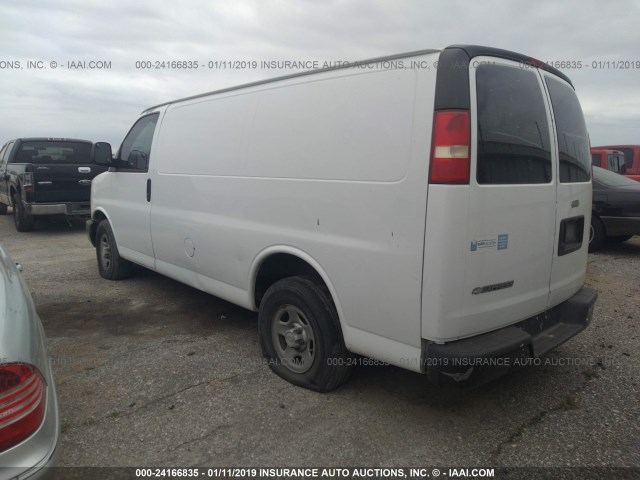 1GCFG15X071113355 - 2007 CHEVROLET EXPRESS G1500  WHITE photo 3