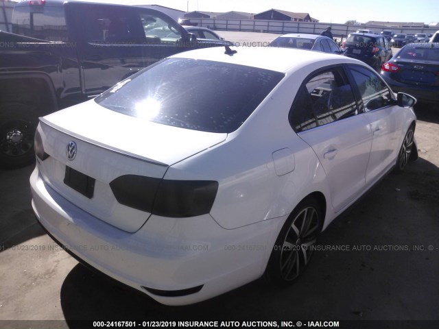 3VW4A7AJ2DM275870 - 2013 VOLKSWAGEN JETTA GLI WHITE photo 4