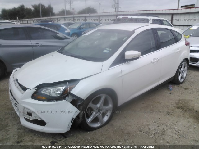 1FADP3N24EL398480 - 2014 FORD FOCUS TITANIUM WHITE photo 2