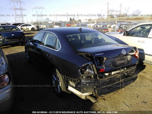 1VWBP7A34DC125493 - 2013 VOLKSWAGEN PASSAT SE BLUE photo 3