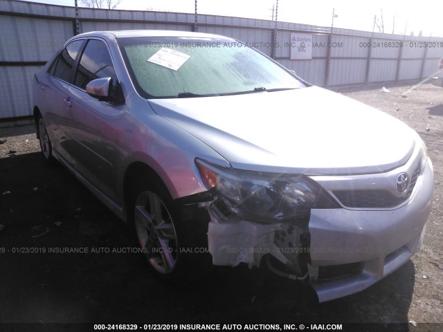 4T1BF1FK4CU614855 - 2012 TOYOTA CAMRY SE/LE/XLE 银色 照片 1