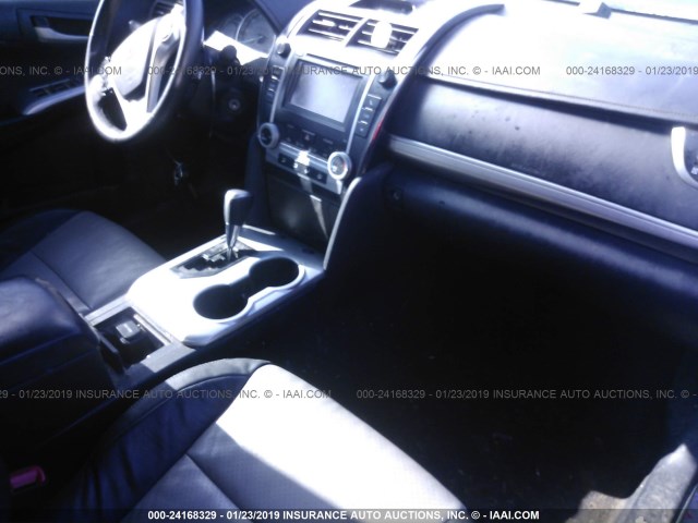 4T1BF1FK4CU614855 - 2012 TOYOTA CAMRY SE/LE/XLE 银色 照片 5