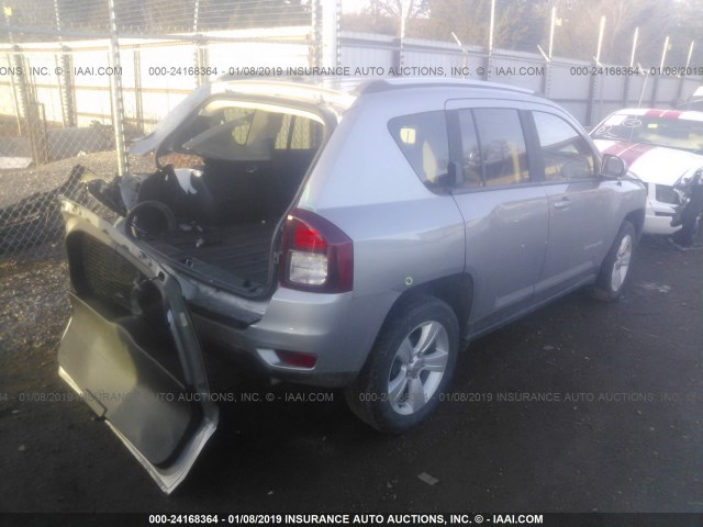 1C4NJCEAXGD614868 - 2016 JEEP COMPASS LATITUDE SILVER photo 4