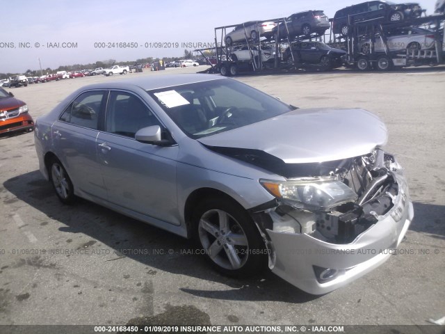 4T1BF1FK6EU436062 - 2014 TOYOTA CAMRY L/SE/LE/XLE 银色 照片 1