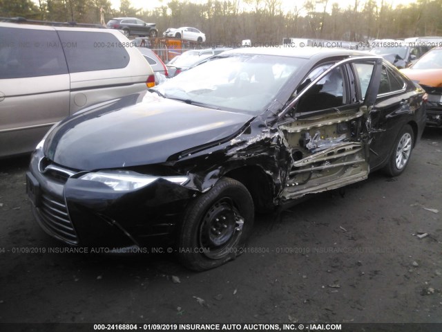4T1BF1FK1GU542115 - 2016 TOYOTA CAMRY LE/XLE/SE/XSE BLACK photo 2