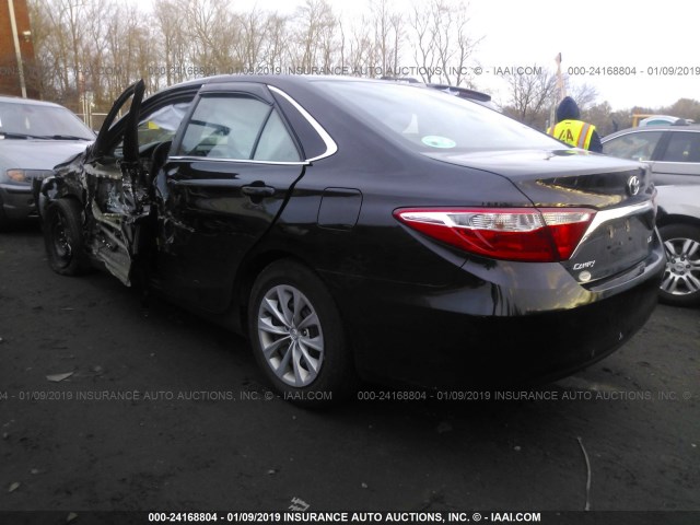 4T1BF1FK1GU542115 - 2016 TOYOTA CAMRY LE/XLE/SE/XSE BLACK photo 3