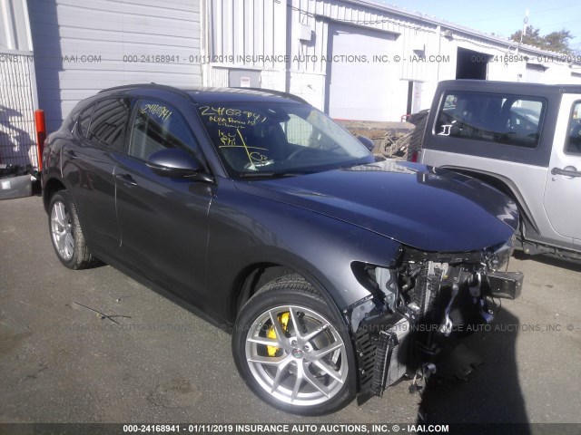 ZASFAKPN8J7B86505 - 2018 ALFA ROMEO STELVIO SPORT ნაცრისფერი ფოტო 1