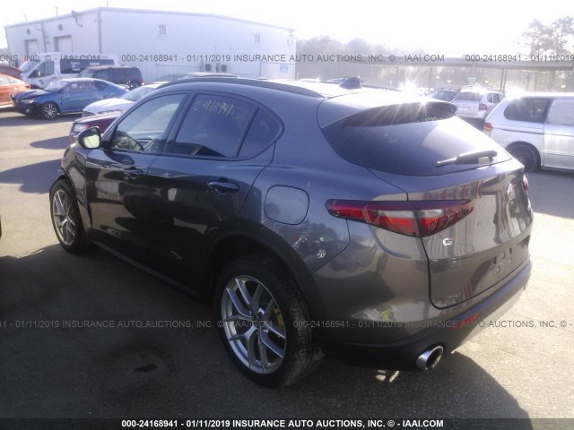 ZASFAKPN8J7B86505 - 2018 ALFA ROMEO STELVIO SPORT ნაცრისფერი ფოტო 3