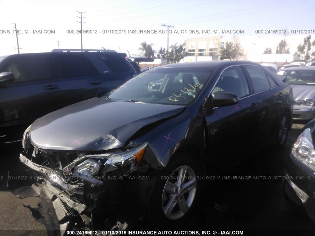 4T1BF1FK9EU751051 - 2014 TOYOTA CAMRY L/SE/LE/XLE 灰色 照片 2