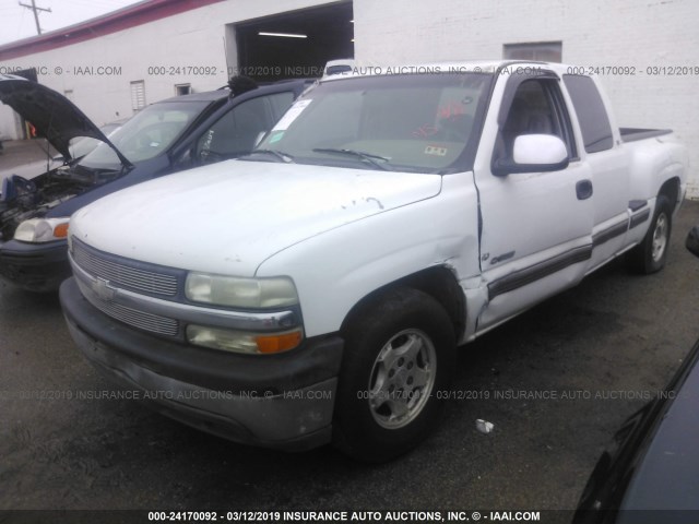 2GCEC19V4Y1167172 - 2000 CHEVROLET SILVERADO C1500 WHITE photo 2