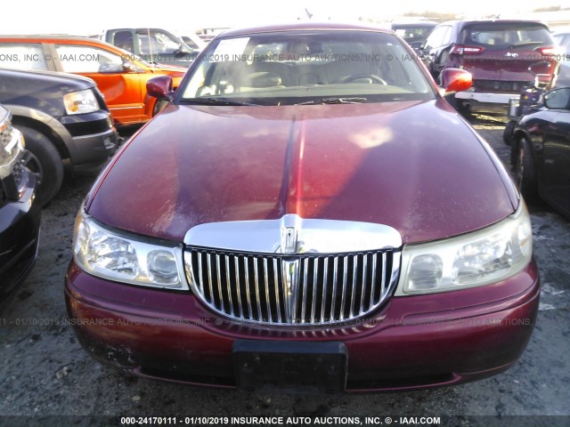 1LNHM82W4YY914008 - 2000 LINCOLN TOWN CAR SIGNATURE RED photo 6