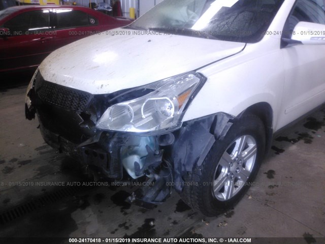 1GNKVJED5CJ286526 - 2012 CHEVROLET TRAVERSE LT WHITE photo 6