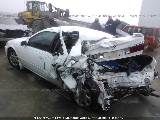 JT2BG22K0Y0469589 - 2000 TOYOTA CAMRY CE/LE/XLE 白色 照片 3
