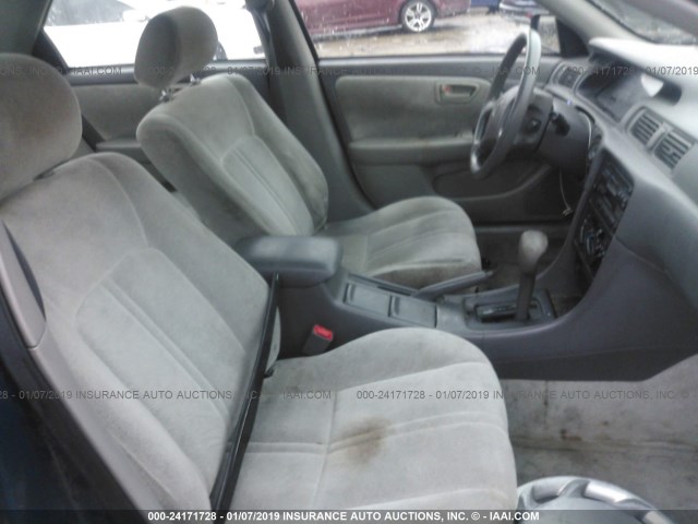4T1BG22K8VU021821 - 1997 TOYOTA CAMRY CE/LE/XLE 绿色 照片 5