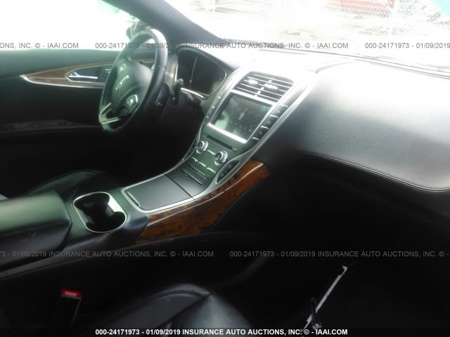 2LMTJ6LR6GBL61698 - 2016 LINCOLN MKX RESERVE BROWN photo 5