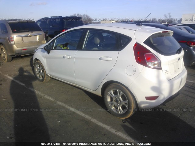 3FADP4EJ2GM206066 - 2016 FORD FIESTA SE WHITE photo 3