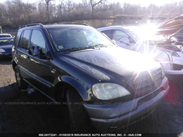 4JGAB54E4XA122345 - 1999 MERCEDES-BENZ ML 320 BLACK photo 1