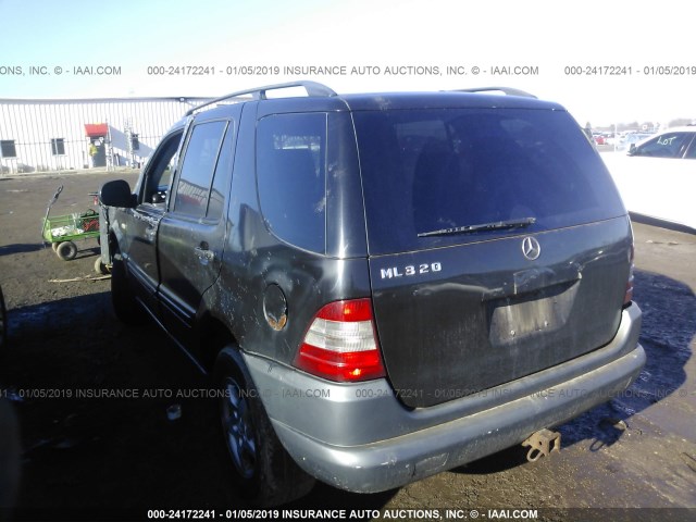 4JGAB54E4XA122345 - 1999 MERCEDES-BENZ ML 320 BLACK photo 3