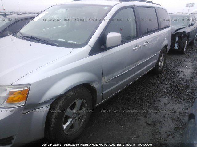 2D4RN5D19AR100357 - 2010 DODGE GRAND CARAVAN SXT SILVER photo 6