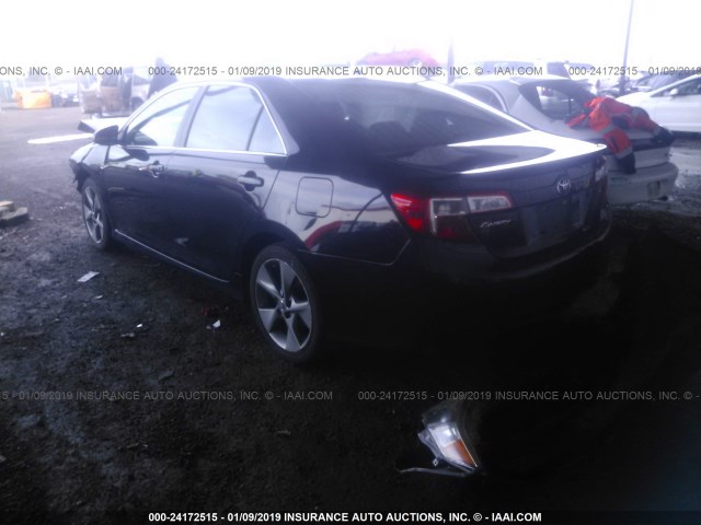 4T1BF1FK0CU182443 - 2012 TOYOTA CAMRY SE/LE/XLE BLACK photo 3