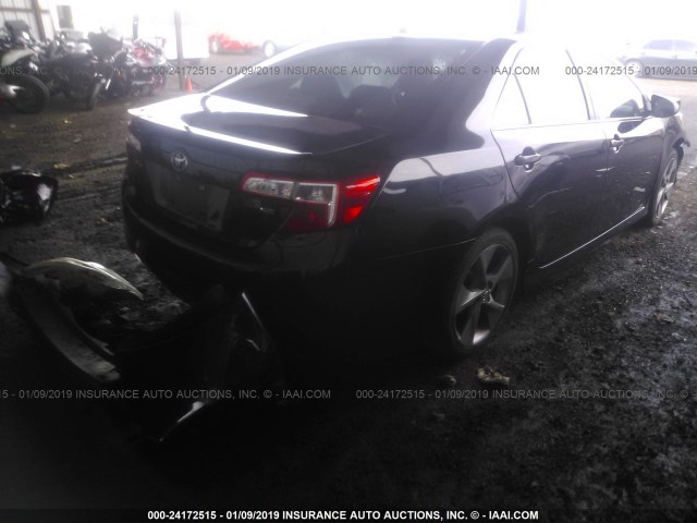 4T1BF1FK0CU182443 - 2012 TOYOTA CAMRY SE/LE/XLE BLACK photo 4