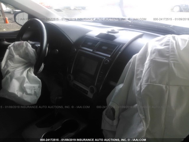 4T1BF1FK0CU182443 - 2012 TOYOTA CAMRY SE/LE/XLE BLACK photo 5