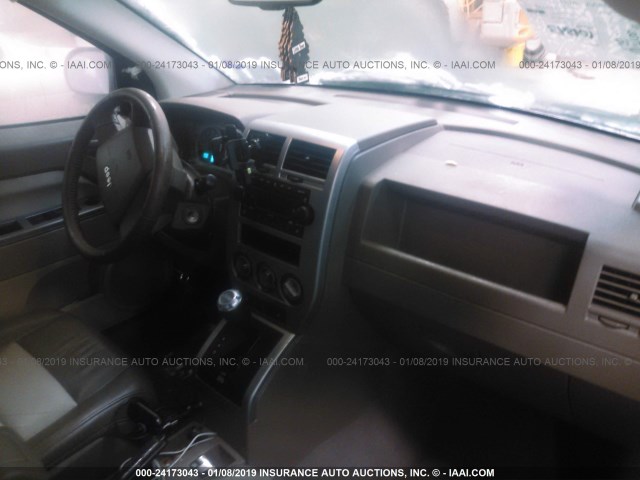 1J8FF57W37D237190 - 2007 JEEP COMPASS LIMITED WHITE photo 5