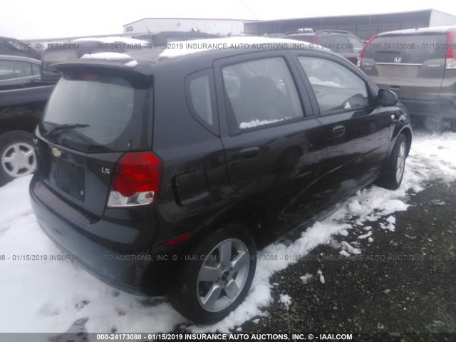 KL1TD66638B235239 - 2008 CHEVROLET AVEO LS BLACK photo 4