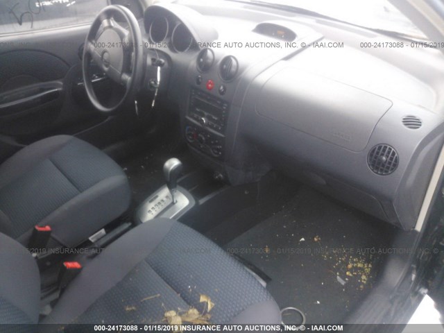 KL1TD66638B235239 - 2008 CHEVROLET AVEO LS BLACK photo 5