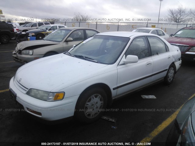 1HGCD5634SA098755 - 1995 HONDA ACCORD LX/EX WHITE photo 2