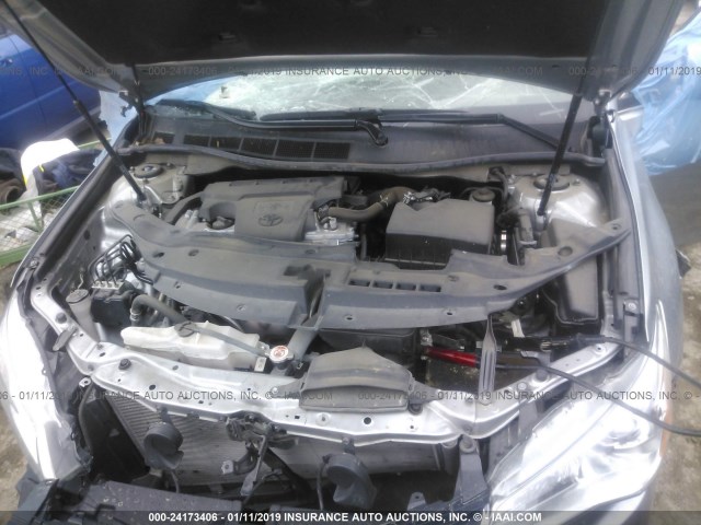 4T1BF1FK2HU701029 - 2017 TOYOTA CAMRY LE/XLE/SE/XSE SILVER photo 10