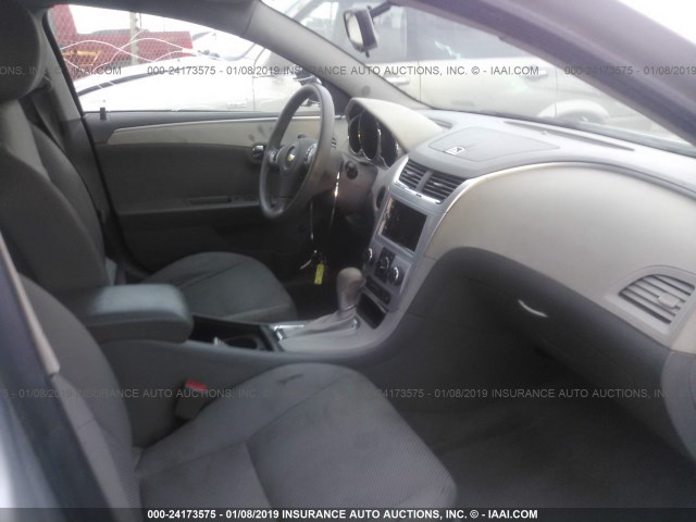1G1ZB5E09CF336215 - 2012 CHEVROLET MALIBU LS SILVER photo 5