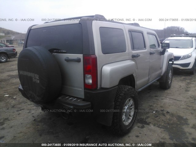 5GTDN136368122931 - 2006 HUMMER H3 GRAY photo 4