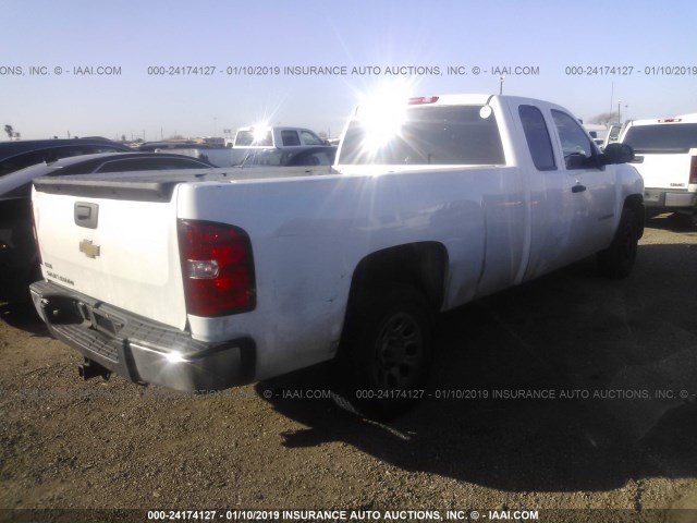 1GCEC19027E569936 - 2007 CHEVROLET SILVERADO C1500 WHITE photo 4