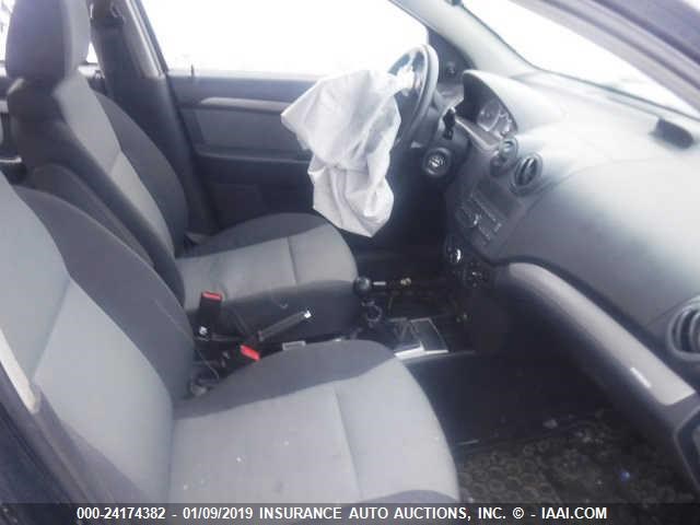 KL1TD66E59B606328 - 2009 CHEVROLET AVEO LS/LT Սև լուսանկար 5