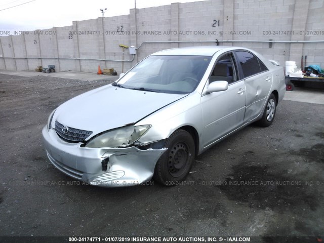 4T1BE32K34U880163 - 2004 TOYOTA CAMRY LE/XLE/SE SILVER photo 2